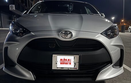 Toyota Yaris, 2021 год, 1 050 000 рублей, 2 фотография