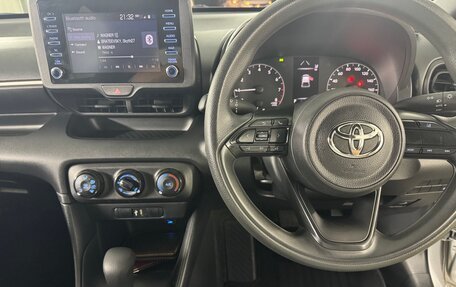 Toyota Yaris, 2021 год, 1 050 000 рублей, 8 фотография