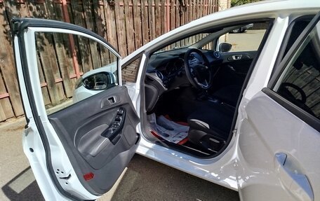 Ford Fiesta, 2015 год, 950 000 рублей, 10 фотография