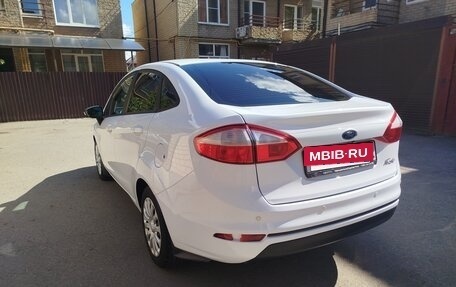 Ford Fiesta, 2015 год, 950 000 рублей, 5 фотография