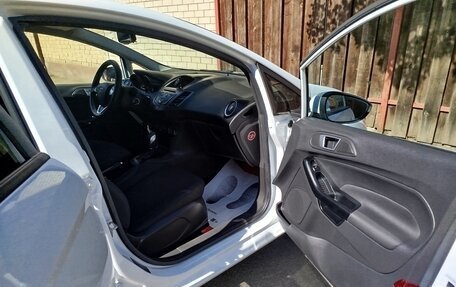 Ford Fiesta, 2015 год, 950 000 рублей, 11 фотография