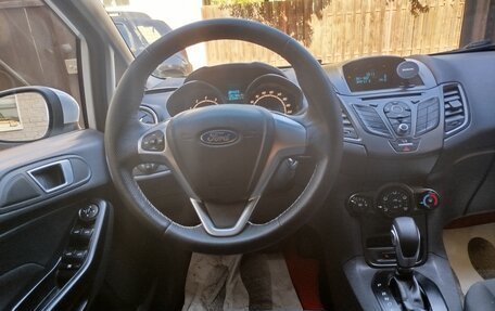 Ford Fiesta, 2015 год, 950 000 рублей, 14 фотография