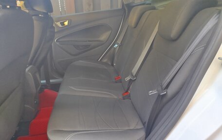 Ford Fiesta, 2015 год, 950 000 рублей, 18 фотография