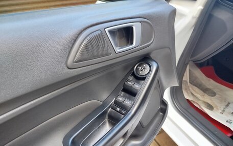 Ford Fiesta, 2015 год, 950 000 рублей, 19 фотография