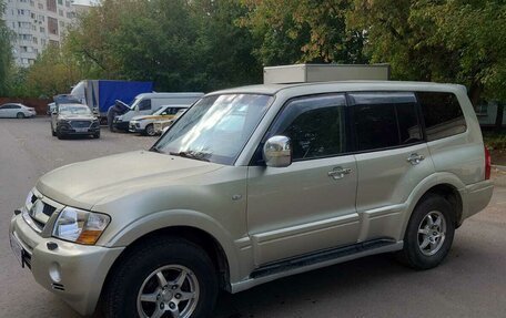 Mitsubishi Pajero III рестайлинг, 2004 год, 730 000 рублей, 2 фотография