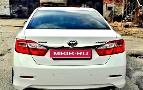 Toyota Camry, 2012 год, 1 900 000 рублей, 2 фотография