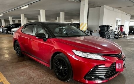 Toyota Camry, 2021 год, 3 949 000 рублей, 2 фотография