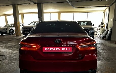 Toyota Camry, 2021 год, 3 949 000 рублей, 10 фотография