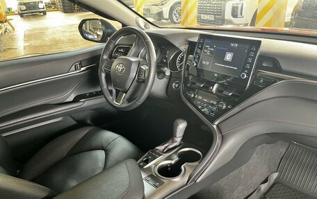 Toyota Camry, 2021 год, 3 949 000 рублей, 20 фотография