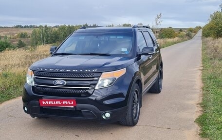 Ford Explorer VI, 2013 год, 1 800 000 рублей, 2 фотография