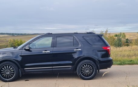 Ford Explorer VI, 2013 год, 1 800 000 рублей, 5 фотография