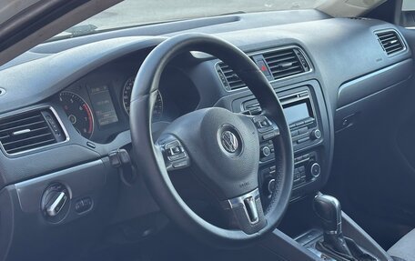 Volkswagen Jetta VI, 2011 год, 690 000 рублей, 7 фотография