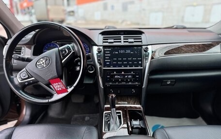 Toyota Camry, 2017 год, 2 150 000 рублей, 15 фотография