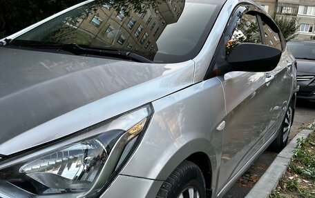 Hyundai Solaris II рестайлинг, 2016 год, 700 000 рублей, 2 фотография