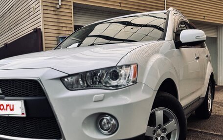 Mitsubishi Outlander III рестайлинг 3, 2010 год, 1 289 000 рублей, 2 фотография