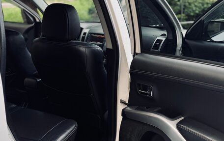 Mitsubishi Outlander III рестайлинг 3, 2010 год, 1 289 000 рублей, 10 фотография