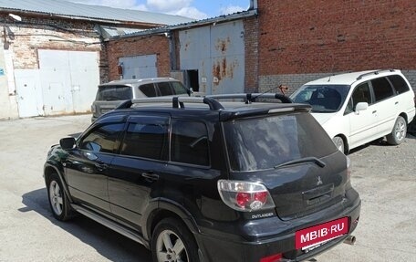 Mitsubishi Outlander III рестайлинг 3, 2006 год, 800 000 рублей, 3 фотография