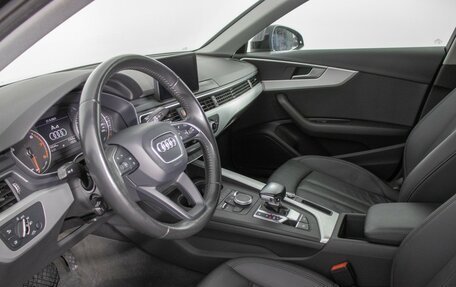 Audi A4, 2017 год, 1 950 000 рублей, 10 фотография