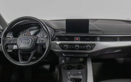 Audi A4, 2017 год, 1 950 000 рублей, 13 фотография