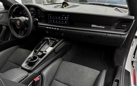 Porsche 911, 2023 год, 51 000 000 рублей, 19 фотография