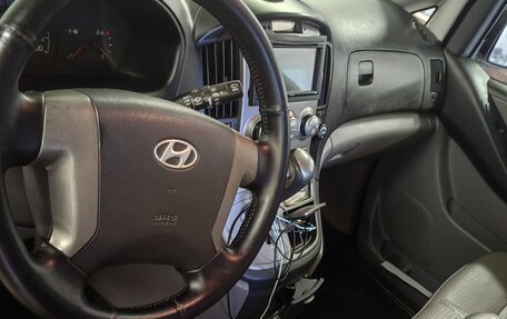 Hyundai Grand Starex Grand Starex I рестайлинг 2, 2010 год, 1 150 000 рублей, 3 фотография