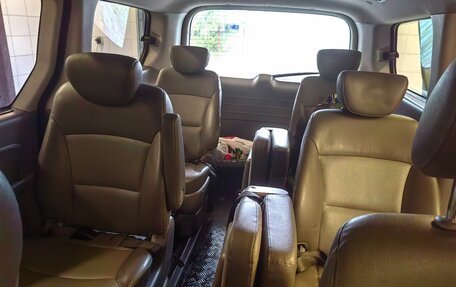 Hyundai Grand Starex Grand Starex I рестайлинг 2, 2010 год, 1 150 000 рублей, 9 фотография