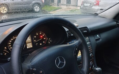 Mercedes-Benz C-Класс, 2004 год, 1 000 000 рублей, 13 фотография