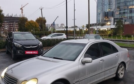 Mercedes-Benz C-Класс, 2004 год, 1 000 000 рублей, 2 фотография