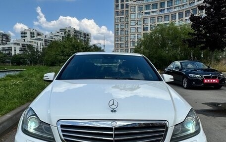 Mercedes-Benz C-Класс, 2012 год, 2 000 000 рублей, 1 фотография