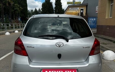 Toyota Yaris III рестайлинг, 2008 год, 600 000 рублей, 3 фотография