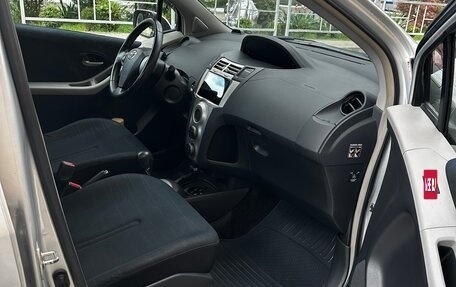 Toyota Yaris III рестайлинг, 2008 год, 600 000 рублей, 6 фотография