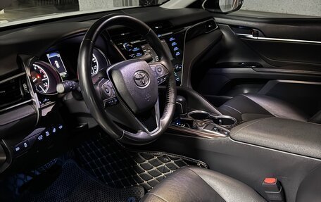 Toyota Camry, 2019 год, 2 950 000 рублей, 6 фотография