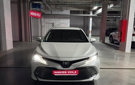 Toyota Camry, 2019 год, 2 950 000 рублей, 2 фотография