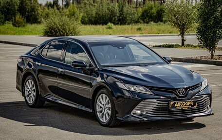 Toyota Camry, 2018 год, 2 285 000 рублей, 2 фотография