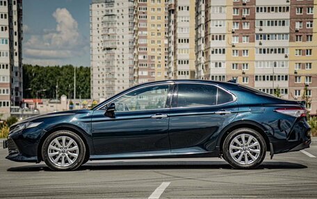 Toyota Camry, 2018 год, 2 285 000 рублей, 5 фотография