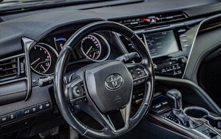 Toyota Camry, 2018 год, 2 285 000 рублей, 12 фотография