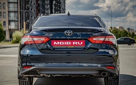 Toyota Camry, 2018 год, 2 285 000 рублей, 8 фотография