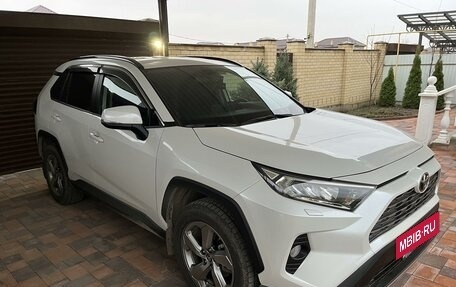 Toyota RAV4, 2021 год, 3 500 000 рублей, 5 фотография