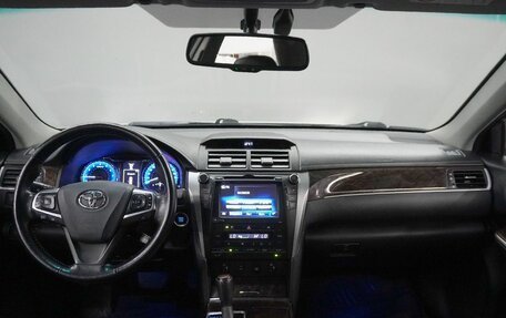 Toyota Camry, 2017 год, 1 995 000 рублей, 9 фотография