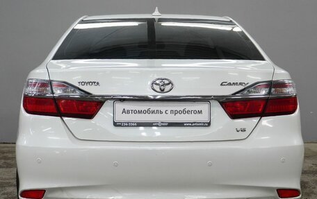 Toyota Camry, 2017 год, 1 995 000 рублей, 6 фотография