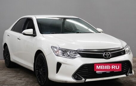 Toyota Camry, 2017 год, 1 995 000 рублей, 3 фотография