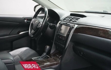 Toyota Camry, 2017 год, 1 995 000 рублей, 12 фотография