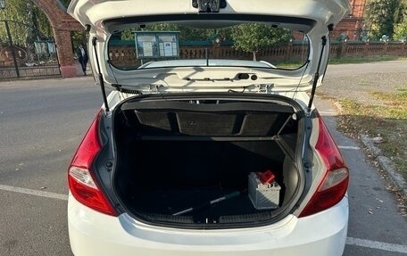 Hyundai Solaris II рестайлинг, 2012 год, 940 000 рублей, 5 фотография