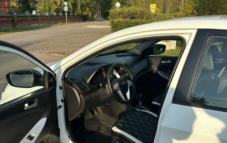 Hyundai Solaris II рестайлинг, 2012 год, 940 000 рублей, 11 фотография