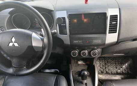 Mitsubishi Outlander III рестайлинг 3, 2011 год, 1 350 000 рублей, 7 фотография