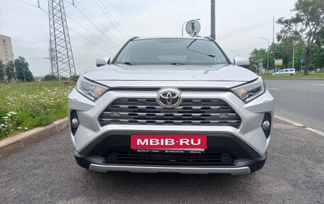 Toyota RAV4, 2020 год, 3 600 000 рублей, 10 фотография