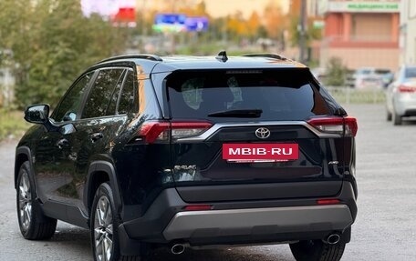 Toyota RAV4, 2020 год, 3 900 000 рублей, 9 фотография