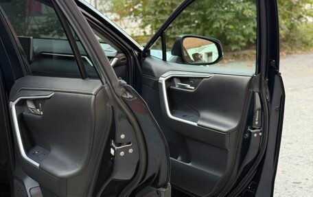 Toyota RAV4, 2020 год, 3 900 000 рублей, 31 фотография