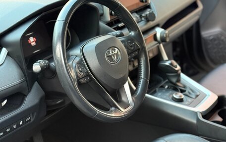 Toyota RAV4, 2020 год, 3 900 000 рублей, 28 фотография