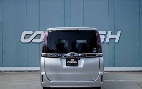 Toyota Noah III, 2019 год, 2 129 000 рублей, 4 фотография